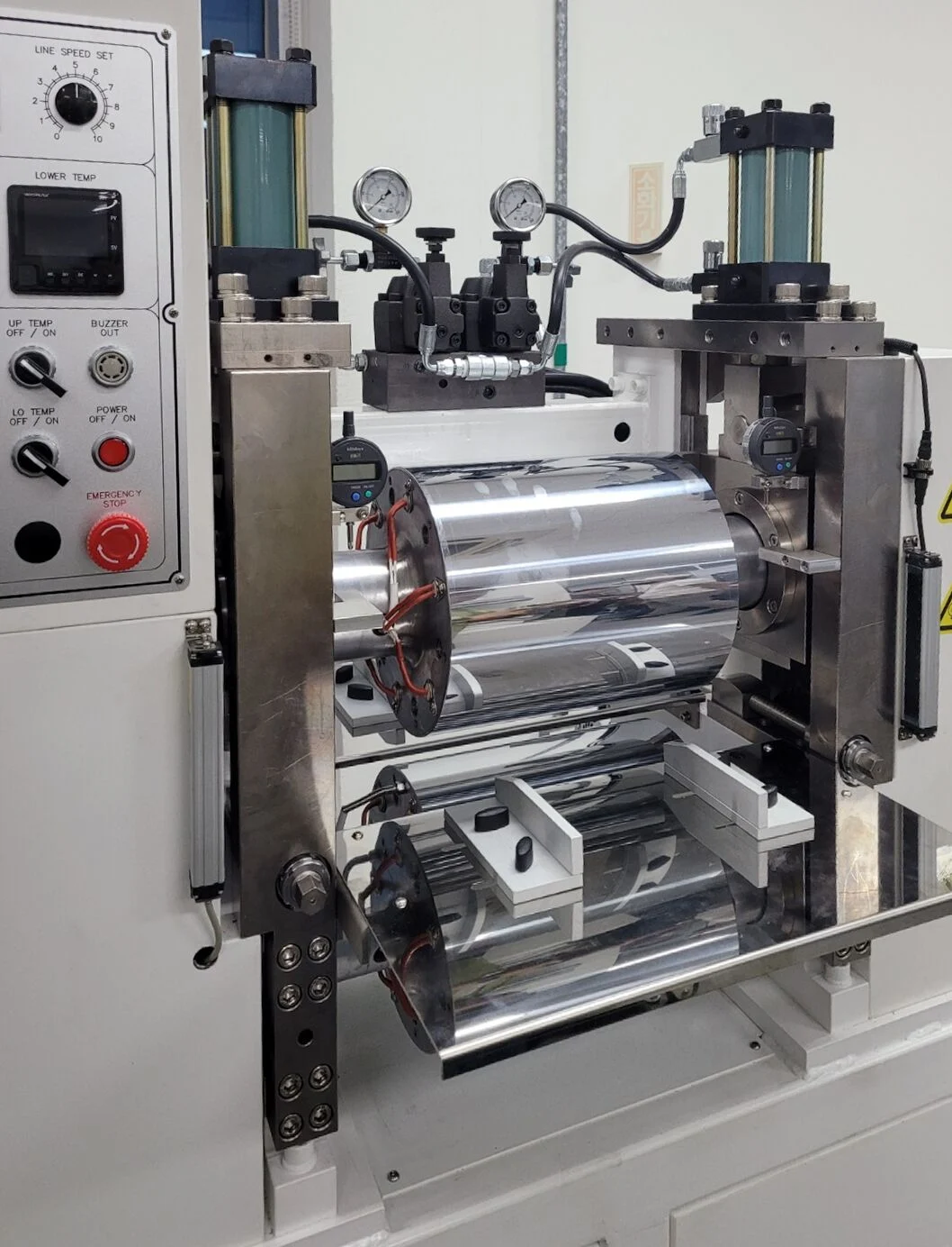 Pilot Roll Press